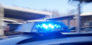 Tödlicher Unfall – Mann schwebt weiter in Lebensgefahr Die Polizei ermittelt weiter zur Unfallursache. (Symbolbild)
