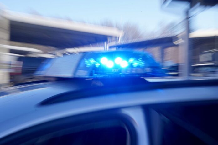Polizei Symbolbild Die Polizei ermittelt weiter zur Unfallursache. (Symbolbild)