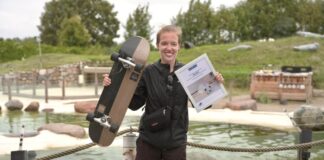 Skateboarderin rollt von Oslo nach Friedrichskoog 1.100 Kilometer und mehr als 1.700 Euro für die Seehundstation in Friedrichskoog. Mia Djuric ist mit ihrem Skateboard von Oslo zur Seehundstation gerollt - auch, um Spenden zu sammeln.