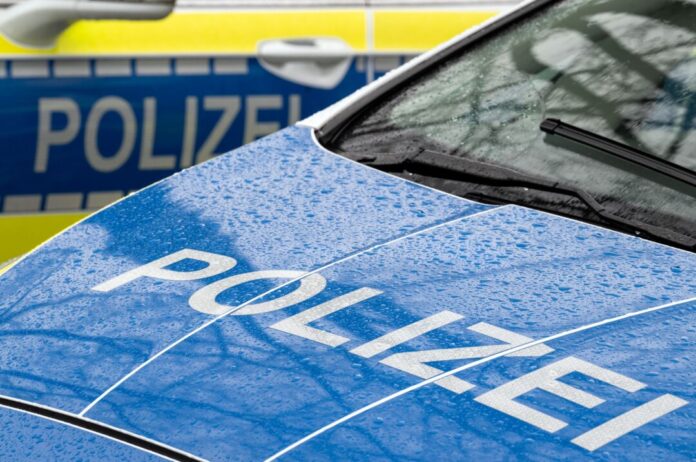 Mutmaßlicher Drogenhändler stürzt auf Flucht metertief Auf der Flucht vor der Polizei hatte sich ein mutmaßlicher Drogenhändler schwer verletzt. (Symbolfoto)