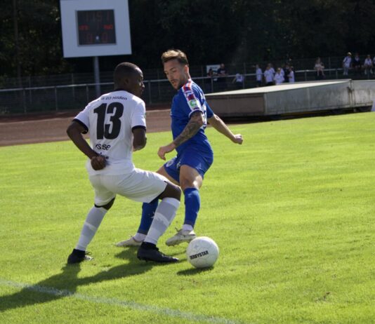 Regionalliga West: VfB Hilden bemüht, Oberhausen konsequent Hilden war bemüht. Rot-Weiß Oberhausen nutzte die Chance jedoch und erzielte alle Tore der Partie. Foto: VfB Hilden