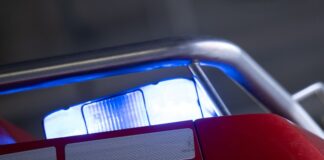 400.000 Euro Schaden bei Brand in Rheinzabern Polizei und Feuerwehr im Einsatz: Nach einem Brand in einem Doppelhaus ist eine Hälfte unbewohnbar. (Symbolbild)