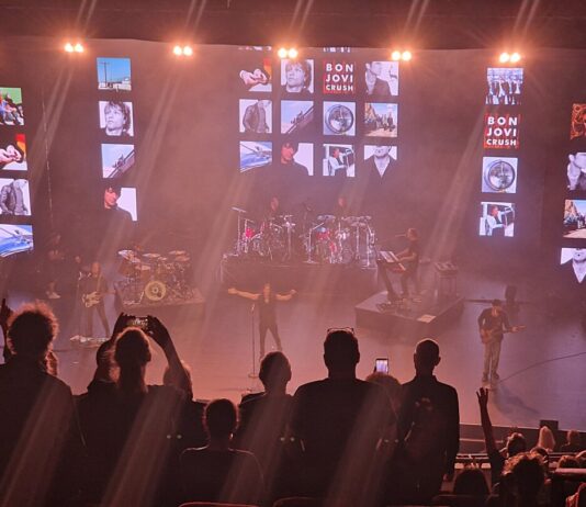 Das Phänomen „Bounce“: Fans feiern Wülfrather Band in Duisburg
