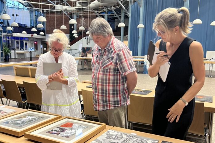 Erk@Art Jurierung 2026 Die Jury bei der Arbeit. Foto: Stadt Erkrath