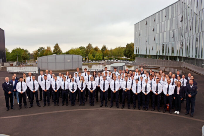 70 neue Polizistinnen und Polizisten verstärken ab sofort den Kreis Mettmann 70 neue Polizistinnen und Polizisten verstärken ab sofort den Kreis Mettmann. Foto: Polizei