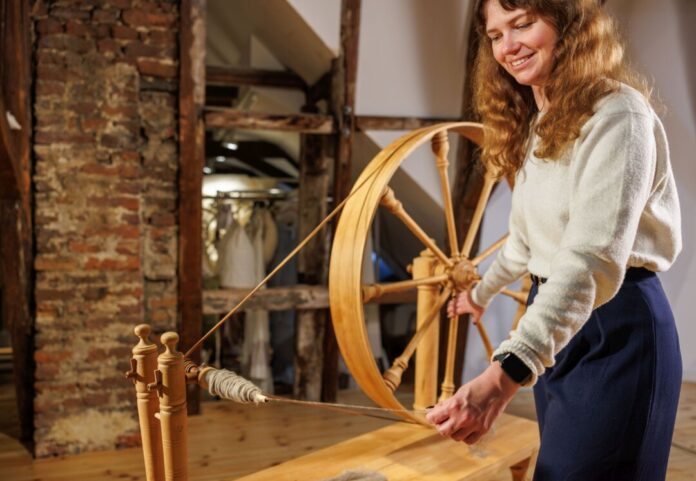 Handspinnrad_Textilfabrik Cromford_Ar_035315_Copyright LVR-ZMB, Stefan Arendt Bei der Sonntagsführung geht es durch die Textilfabrik Cromford. Foto: LVR ZMB/Stefan Arendt