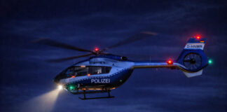 Polizeihubschrauber in der Nacht über Erkrath Ein Polizeihubschrauber in der Luft. Foto: Polizei/Symbolbild
