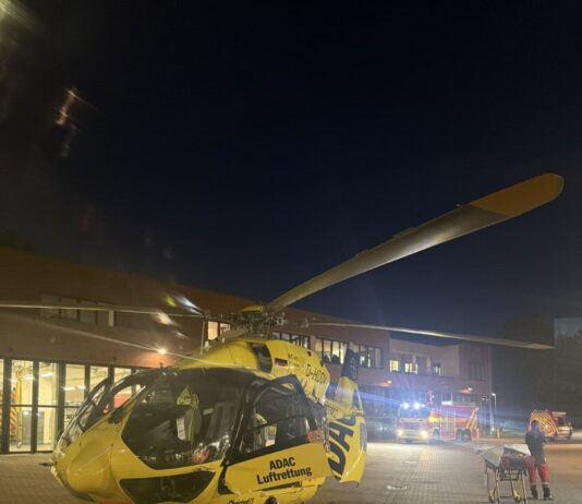 Rettungshubschrauber in Ratingen im Einsatz Der Hubschrauber landete an der Feuerwache. Foto: Feuerwehr Ratingen