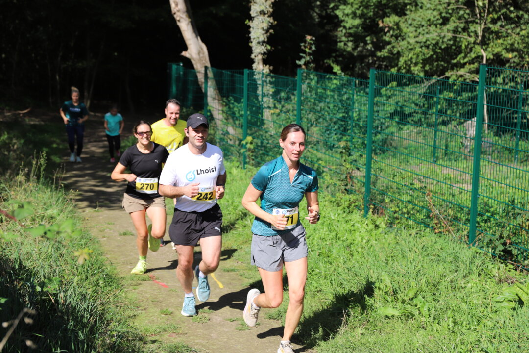 Kurz vor dem Ziel geht es beim Eignerbachlauf bergauf. Foto: Volkmann