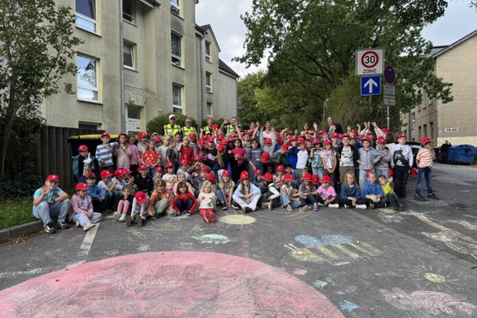 Kreideaktion-Schulweg Schüler und Schülerinnen setzen Zeichen. Foto: Kreis Mettmann