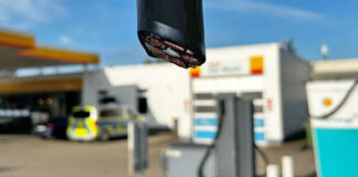 Kreis Mettmann: Schäden an E-Ladesäulen in zwei Städten Die Diebe entwendeten in Monheim am Rhein und in Hilden mehrere Ladekabel - insgesamt zwölf Stück. Foto: Polizei