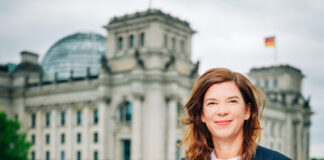 Bund fördert Sanierungen von Freibad in Wuppertal und weiteren Städten in NRW Die heimische Grünen-Bundestagsabgeordnete Ophelia Nick. Foto: Nils Leon Brauer