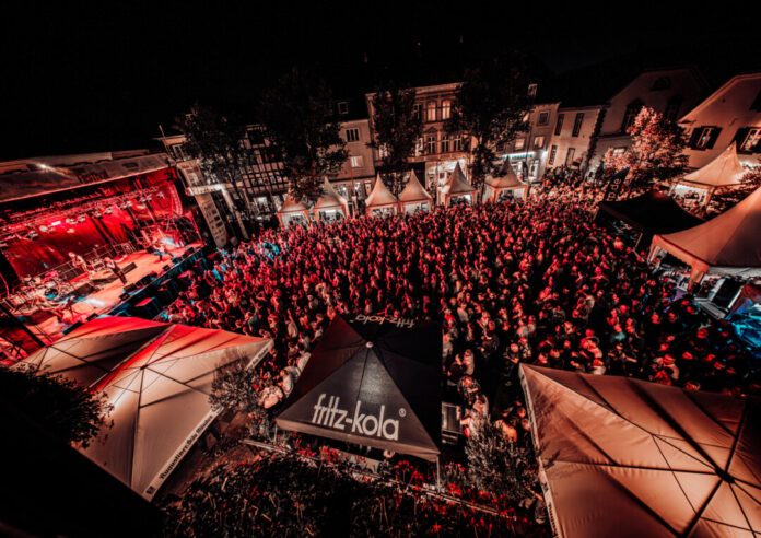 Pressemitteilung_RatingenFestival_Bild Das Ratingen Festival lockt bei gutem Wetter zahlreiche Besucher an. Foto: Kai Kuczera/Ratingen Marketing