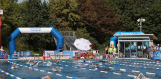 Saisonwechsel im Angerbad: Auf den Triathlon folgt die Hallenbadsaison Zeitgleich mit dem Stadtwerke Ratingen Triathlon im Freibad Angerbad endet dort traditionell die Badesaison. Foto: Ingo Kutsche/Leichtertriathlon e. V.