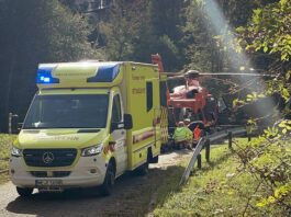 Frontalzusammenstoß in Mettmann: Person stirbt noch an der Unfallstelle / Zwei weitere Schwerverletzte