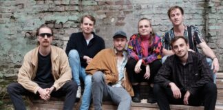 „Pablo Froind“ in Mettmann: Siebenköpfige Band feiert das Leben Die Band "Pablo Froind" tritt in Mettmann auf. Foto: sebophotograpfy