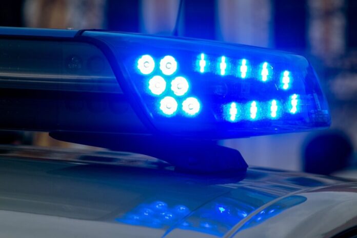 Polizeiwagen Bei einem Unfall haben die Insassen eines Autos Glück gehabt. (Symbolbild)