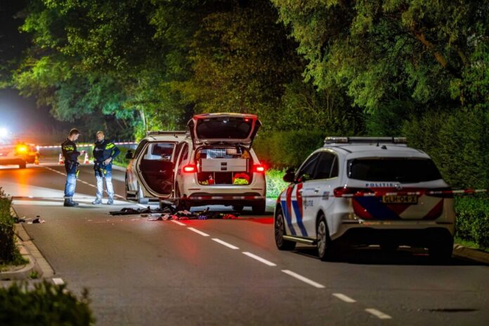 Schüsse in niederländischem Dorf Es habe mehrere Festnahmen gegeben, teilte die Polizei mit.