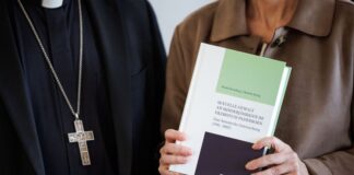 Paderborner Missbrauchsstudie: Mehr mutmaßliche Betroffene Im März wurde die Studie zum Missbrauch im Erzbistum Paderborn vorgestellt. Bis heute haben sich 20 neue Opfer gemeldet. (Archivbild)