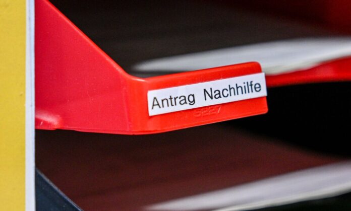 Landtag will Kinderschutz bei Nachhilfe und Freizeit stärken Für kommerzielle Angebote, die sich gezielt an Minderjährige richten, gibt es bislang keine verbindlichen Kinderschutz-Standards. (Symbolbild)