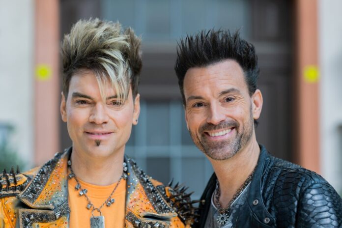 Ehrlich Brothers Andreas Ehrlich (rechts) hat an Bruder Chris schon früh Schauspiel-Talent entdeckt.