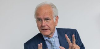 Harald Schmidt schwärmt von Olympia in Köln Harald Schmidt fände es toll, wenn sich seine Wahlheimat Köln um Olympische Spiele in Deutschland bewerben dürfte (Archivbild).