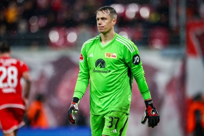 Alexander Schwolow Alexander Schwolow steht in Mönchengladbach vor seinem Debüt für Mainz 05 (Archivbild).
