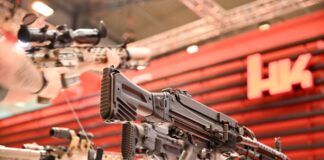 Neue Rüstungsmesse Eudex in Essen eröffnet Auf der neuen Rüstungsmesse Eudex in Essen werden auch Gewehre gezeigt.