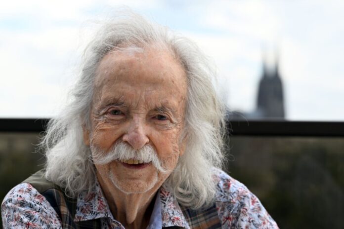 Jean Pütz will jetzt auch noch 100 werden Jean Pütz findet, dass das Schicksal es gut mit ihm gemeint hat.