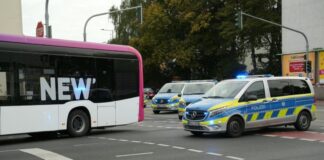 16-jähriger Radfahrer von Bus erfasst und schwer verletzt Ein 16-jähriger Radfahrer ist bei einem Verkehrsunfall mit einem Linienbus schwer verletzt worden.