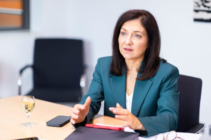 Bundeswirtschaftsministerin Reiche Reiche bezeichnet die Angriffe auf das Stromnetz in Deutschland auch als Angriffe auf die Bürgerinnen und Bürger. (Archivbild)