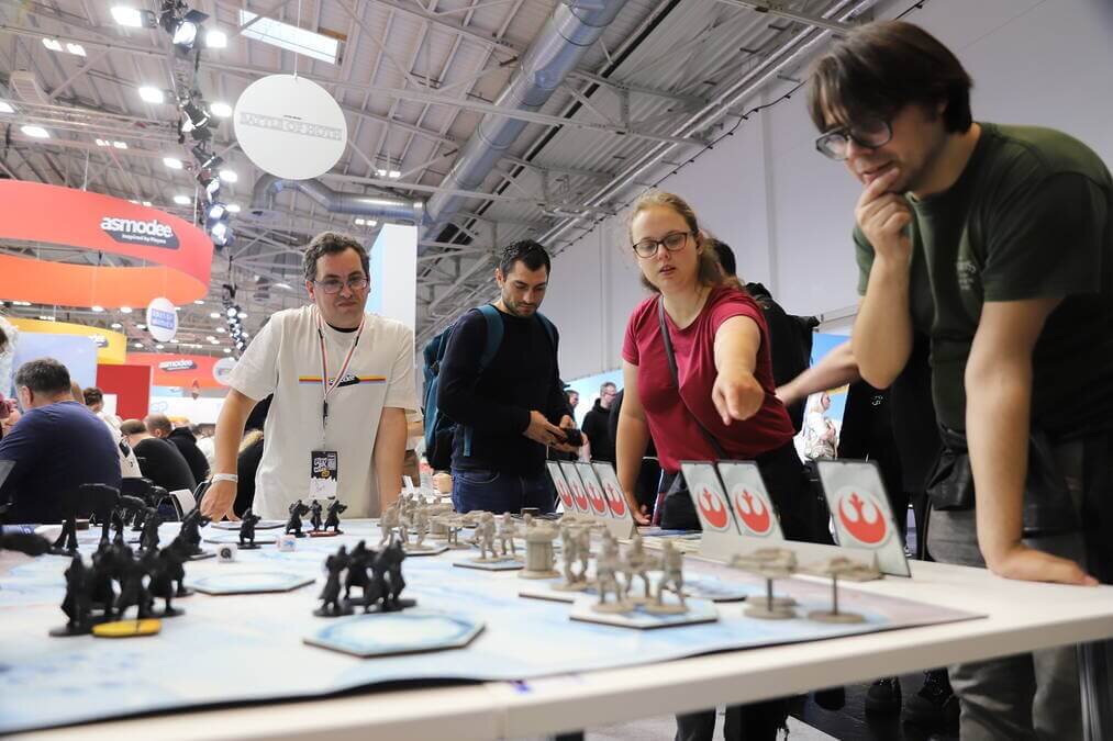 Eine Besonderheit der SPIEL in Essen ist ihr Mitmach-Konzept: Nicht nur gucken, sondern mitspielen. Foto: Volkmann