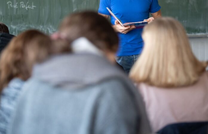 Landtag erörtert Konsequenzen aus schwacher Schulqualität Das Bildungsniveau in Nordrhein-Westfalen bietet weiter Anlass zu Besorgnis und Auseinandersetzungen im Landtag. (Symbolbild)