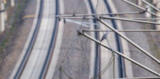 Berlin-Hannover: 80 Minuten mehr Fahrzeit bis Ende 2027 Fernzüge zwischen Berlin und NRW über Hannover brauchen ab Oktober für rund 14 Monate rund 80 Minuten länger. (Archivbild)