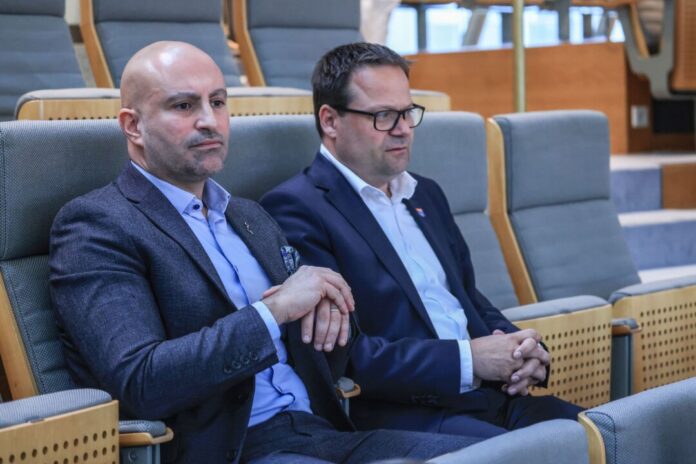 Landtag Nordrhein-Westfalen Nach «Ali Raus»-Schmähungen ermittelt die Polizei. (Archivbild)