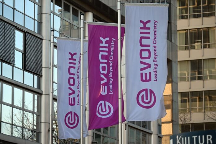 Evonik Evonik bestätigte, dass der größere Branchenriese aus Ludwigshafen mit einer unverbindlichen Ansprache an das Unternehmen herangetreten sei. (Archivbild)