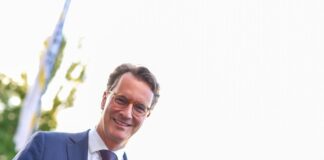 Wüst: «Wir brauchen eine stabile Bundesregierung» Ministerpräsident Wüst erklärt, warum sich die Ministerpräsidenten hinter Merz gestellt haben.