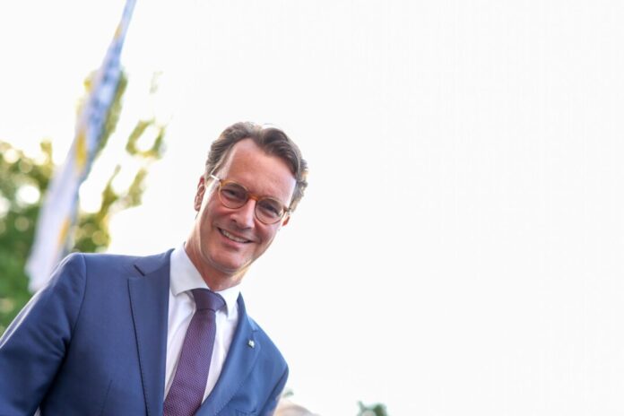 Ministerpräsident Wüst beim Ständehaus-Treff Ministerpräsident Wüst erklärt, warum sich die Ministerpräsidenten hinter Merz gestellt haben.