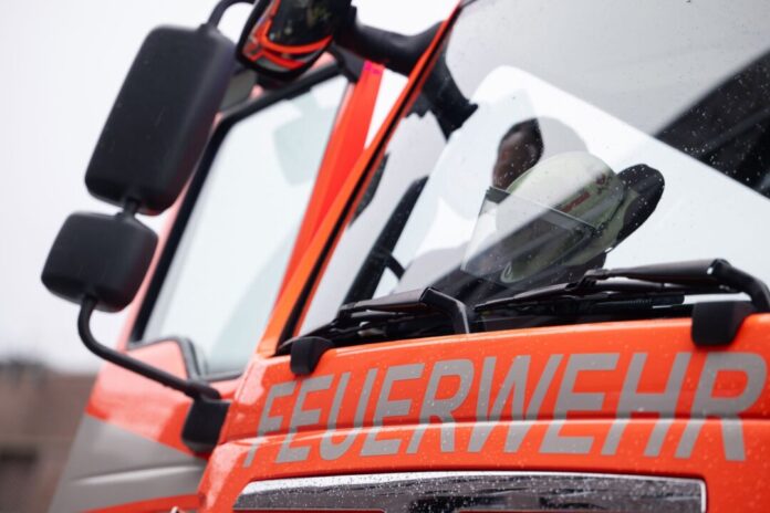 Feuerwehr Für eine Person kam jede Hilfe zu spät. (Symbolbild)