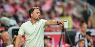 DFB-Pokal: Bayern-Frauen zittern sich ins Achtelfinale Probleme im Pokal: Trainer José Barcala und die Bayern-Frauen. (Archivbild)