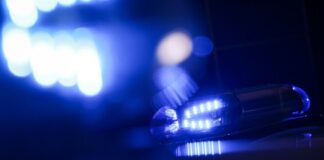 Motorradfahrer prallt gegen Baum – lebensgefährlich verletzt Die Polizei war zur Unfallaufnahme vor Ort. (Symbolbild)