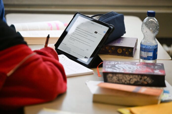 Tablets im Unterricht Apple-Konkurrent Samsung fordert, dass alle Hersteller bei den lukrativen Aufträgen der Schulträger eine Chance bekommen. (Symbolbild)