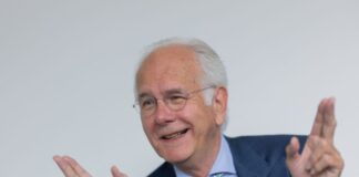 Harald Schmidt glaubt nicht an «Messias» Hendrik Wüst Harald Schmidt bezweifelt, dass NRW-Ministerpräsident Hendrik Wüst ein guter Kanzler wäre.