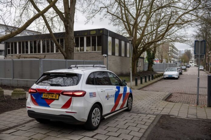 Deutscher nach Schießerei in Niederlanden festgenommen Die Hintergründe der Schießerei, nach der ein Deutscher festgenommen wurde, sind noch unklar.