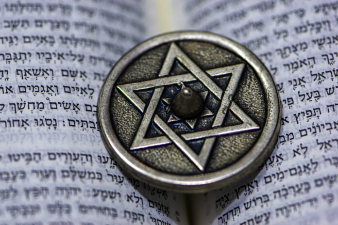 ri_ya-star-of-david-4703731