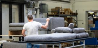 Sparsame Verbraucher: Möbelbranche kommt nicht aus der Krise Der Umsatz der deutschen Möbelindustrie sank 2025 auf den niedrigsten Stand seit 2009.