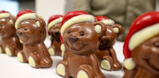 Schoko-Produktion fürs Weihnachtsgeschäft im vollen Gang Die Weihnachtsproduktion beginnt schon im Sommer.