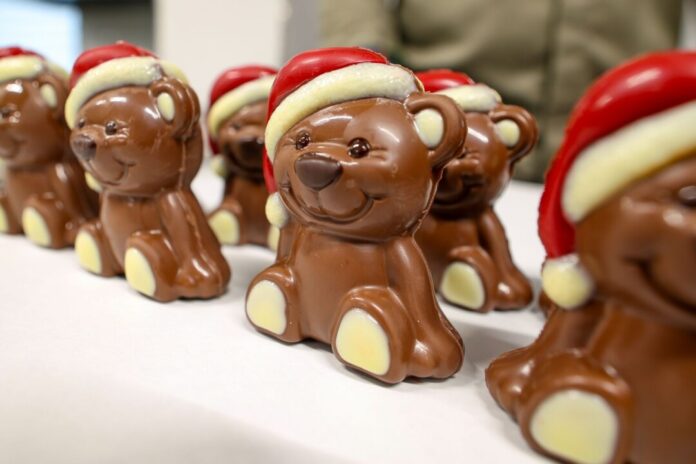 Schoko-Manufaktur Ruth - Weihnachtsgeschäft Die Weihnachtsproduktion beginnt schon im Sommer.