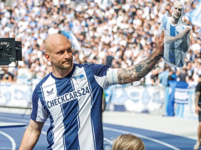 Toni Leistner im Trikot von Hertha BSC Toni Leistner beendet seine aktive Karriere und widmet sich dem Management im Fußball. (Archivbild)
