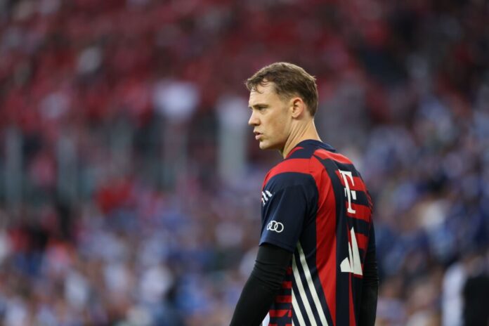 FC Schalke 04 - Bayern München Manuel Neuer wurde bei seinem möglicherweise letzten Auftritt in der Schalker Arena ausgepiffen.